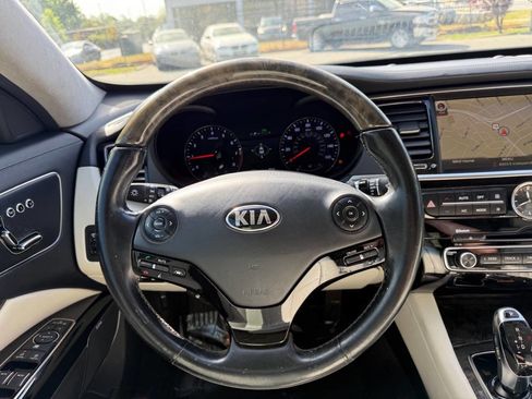 Used 2015 Kia K900 Luxury image 18