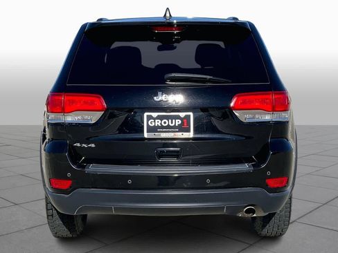 Used 2018 Jeep Grand Cherokee Laredo image 4