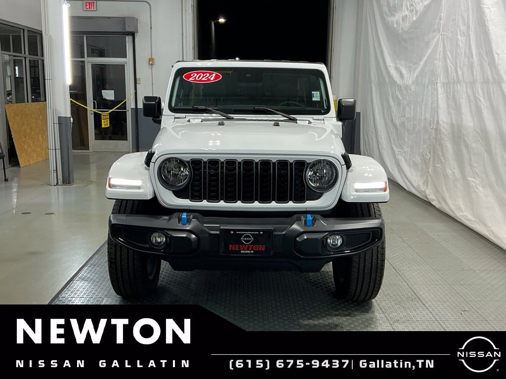 Used 2024 Jeep Wrangler Unlimited w/ Convenience Group AWD/4WD image 22