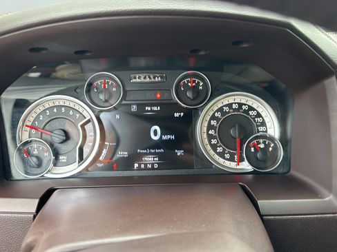 Used 2015 RAM 1500 Laramie w/ Convenience Group AWD/4WD image 29