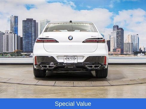 Used 2025 BMW 760i xDrive AWD/4WD image 11