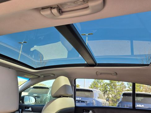 Used 2021 Kia Sportage EX w/ EX Technology Package image 35