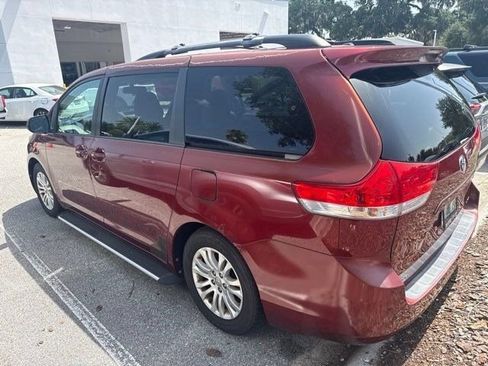 Used 2013 Toyota Sienna XLE FWD image 5