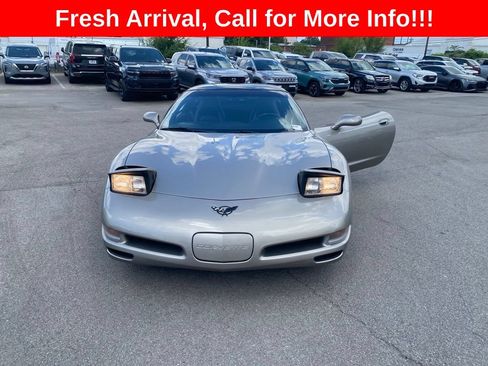 Used 1998 Chevrolet Corvette Coupe w/ Memory Pkg RWD image 2