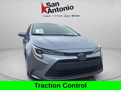 Used 2024 Toyota Corolla LE FWD image 3