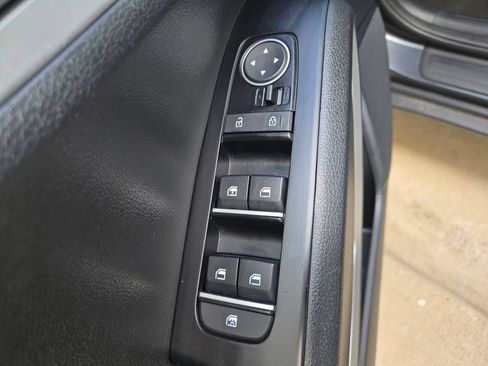 Used 2023 Kia Soul LX w/ Option Group 015 FWD image 28