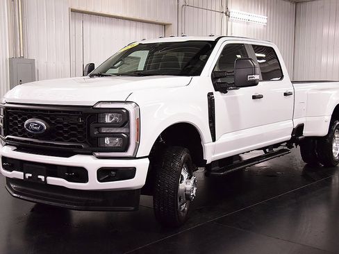 New 2026 Ford F350 XL image 3