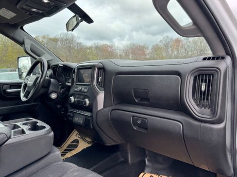 Used 2021 GMC Sierra 2500 4x4 Crew Cab w/ Convenience Package image 19