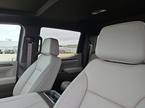 New 2026 GMC Sierra 1500 SLT AWD/4WD image 11