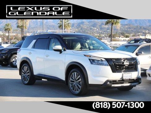 Used 2022 Nissan Pathfinder SL w/ SL Premium Package image 1