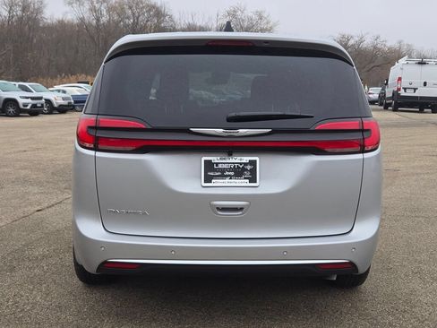 New 2026 Chrysler Pacifica Select FWD image 14