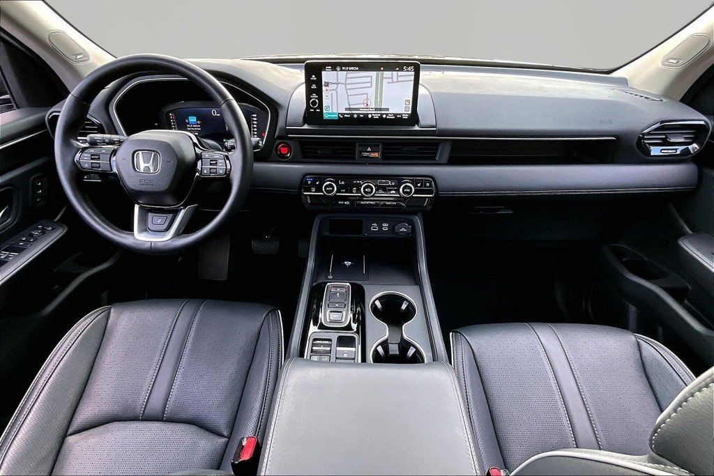 Used 2025 Honda Pilot Elite image 8