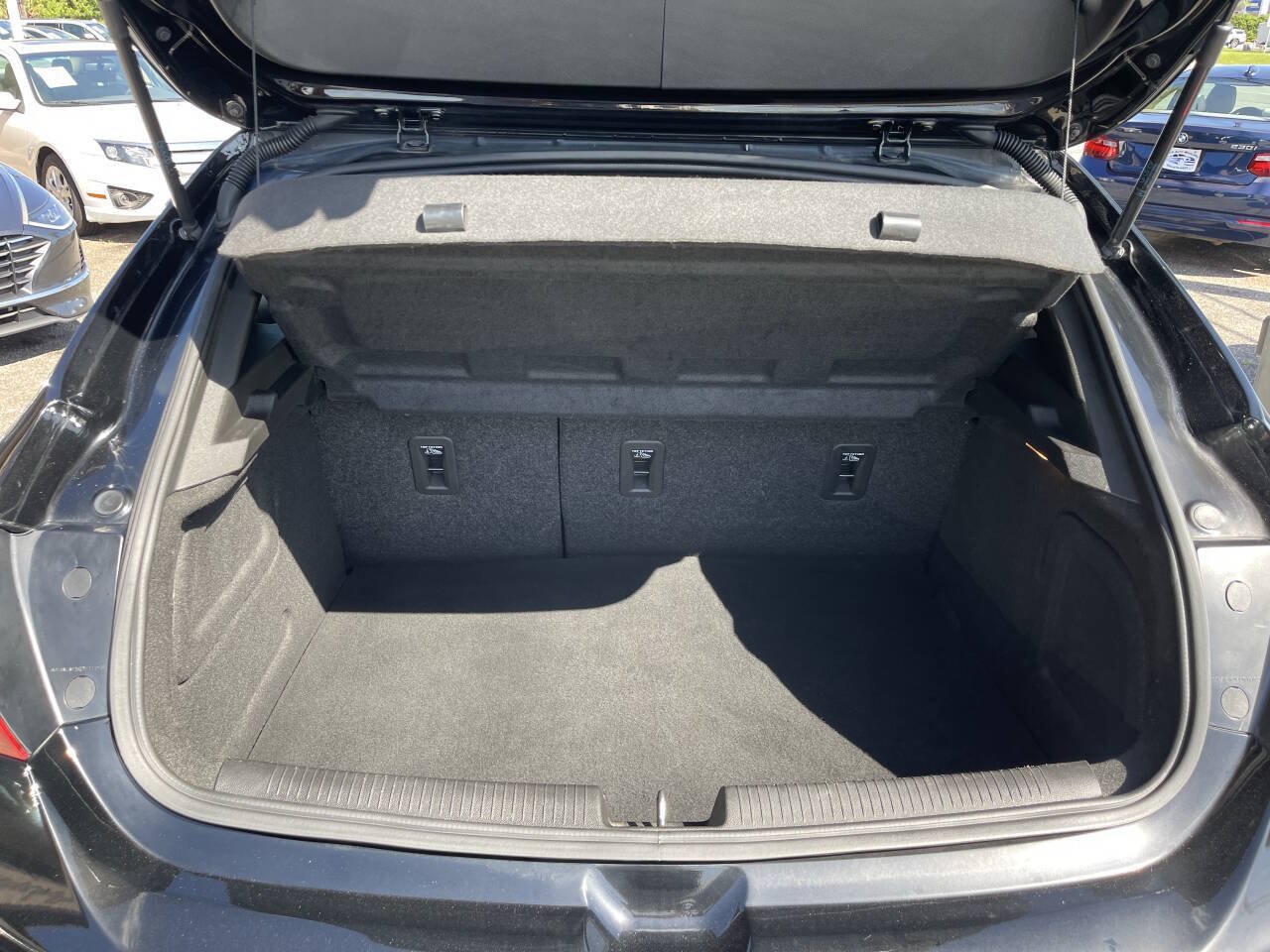 Used 2017 Chevrolet Cruze Premier FWD image 14