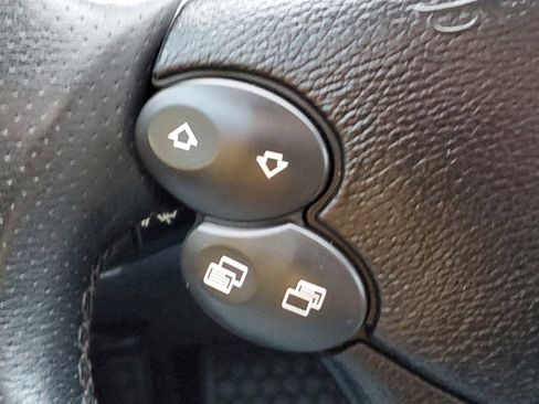 Used 2009 Mercedes-Benz E 350 4MATIC Sedan image 17