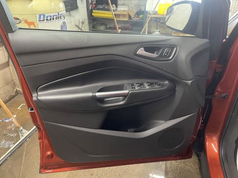 Used 2019 Ford Escape SE image 10