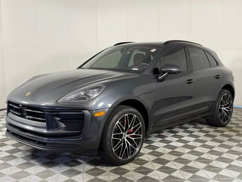 Used 2024 Porsche Macan AWD/4WD image 2