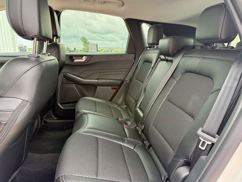 Used 2025 Ford Escape SE FWD image 12