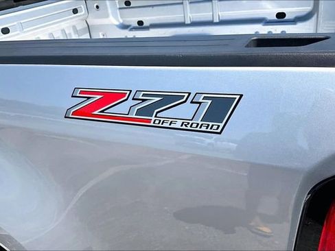 Used 2018 Chevrolet Colorado Z71 AWD/4WD image 25