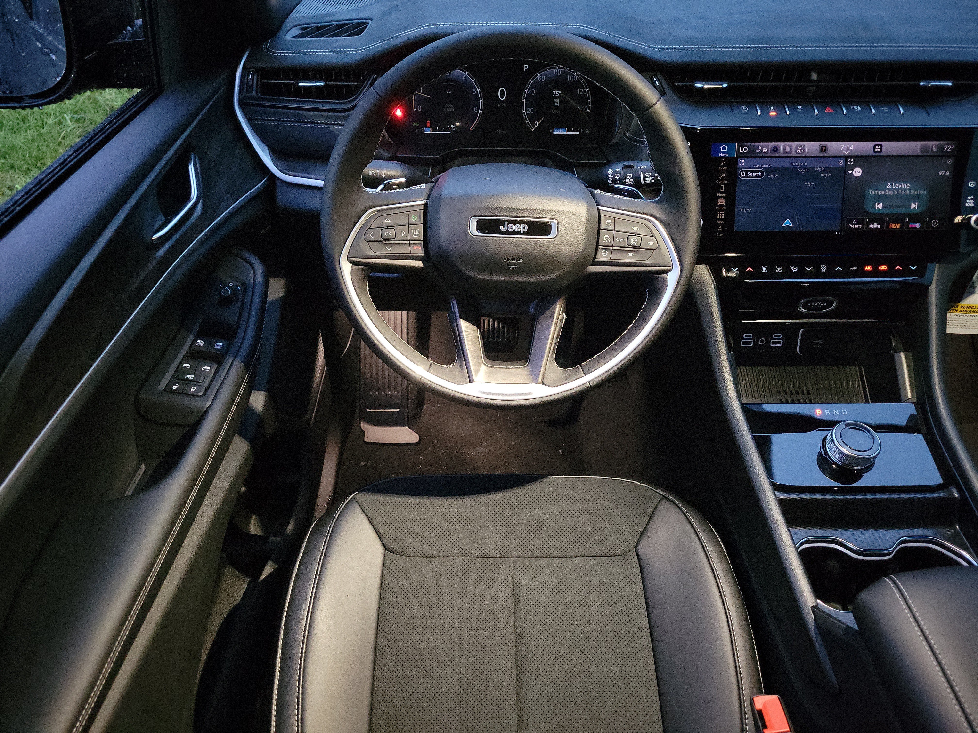 New 2027 Jeep Grand Cherokee Altitude RWD image 8