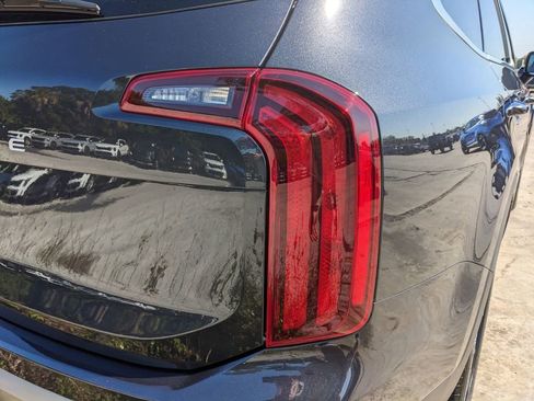 Certified 2025 Kia Telluride S image 12