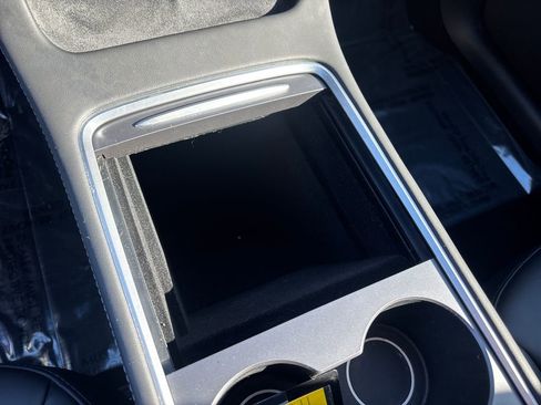 Used 2023 Tesla Model Y Long Range image 34