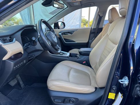 Certified 2020 Toyota RAV4 Limited image 14