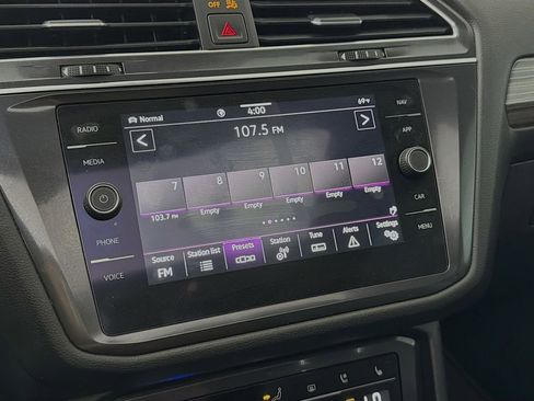 Used 2022 Volkswagen Tiguan SEL R-Line image 17