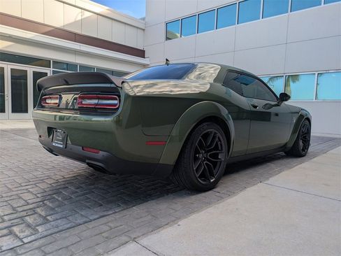 Used 2019 Dodge Challenger SRT Hellcat image 4
