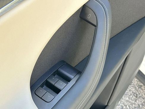 Used 2025 Tesla Model X Plaid image 20