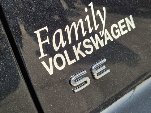 New 2026 Volkswagen Atlas Cross Sport SE FWD image 9