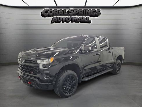 Used 2024 Chevrolet Silverado 1500 LT Trail Boss w/ Convenience Package II AWD/4WD image 3