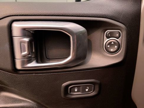 Used 2023 Jeep Gladiator Mojave w/ LED Lighting Group AWD/4WD image 24
