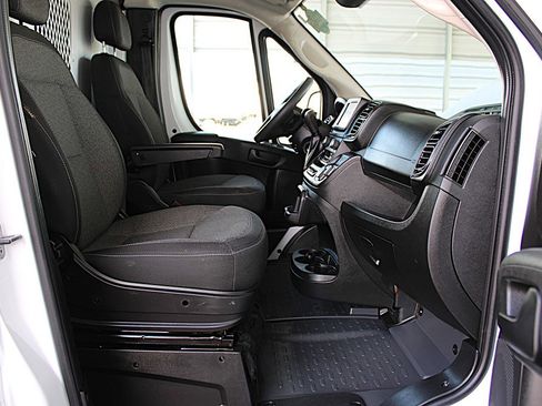 Used 2024 RAM ProMaster 2500 w/ Convenience Group image 17