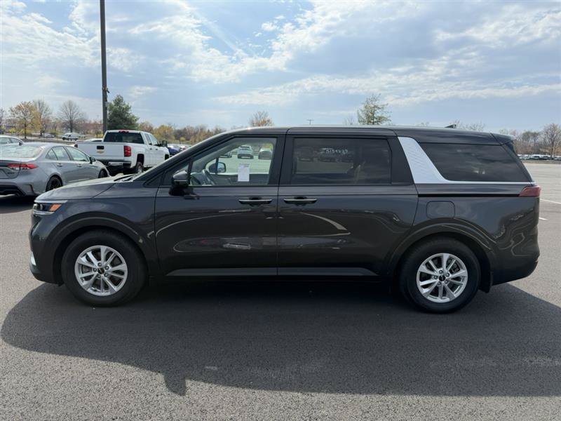 Used 2024 Kia Carnival LX FWD image 5