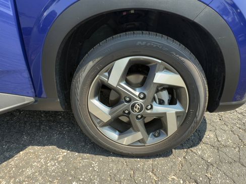 Used 2023 Hyundai Venue SEL w/ Cargo Package image 10