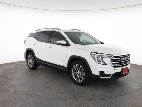 Used 2022 GMC Terrain SLT FWD image 2