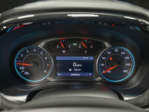 Used 2023 Chevrolet Traverse LT AWD/4WD image 21