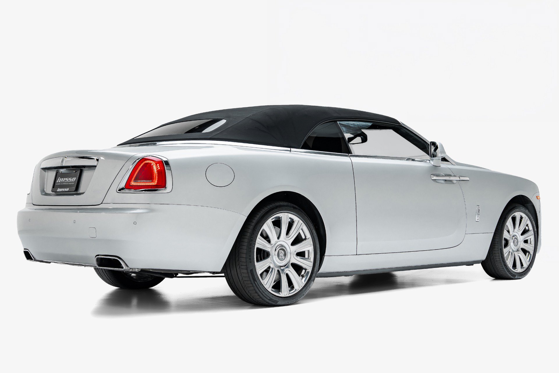 Used 2016 Rolls-Royce Dawn RWD image 2