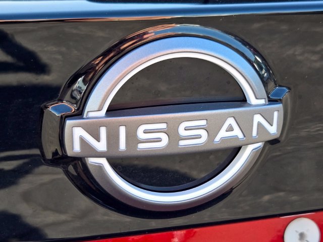 Used 2025 Nissan Kicks SV AWD/4WD image 17