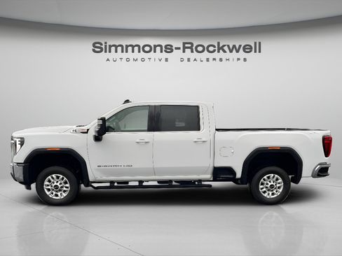 Used 2024 GMC Sierra 2500 SLE w/ SLE Convenience Package AWD/4WD image 2