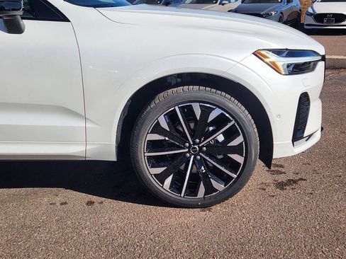 New 2026 Volvo XC60 B5 Ultra w/ Climate Package PRO image 29