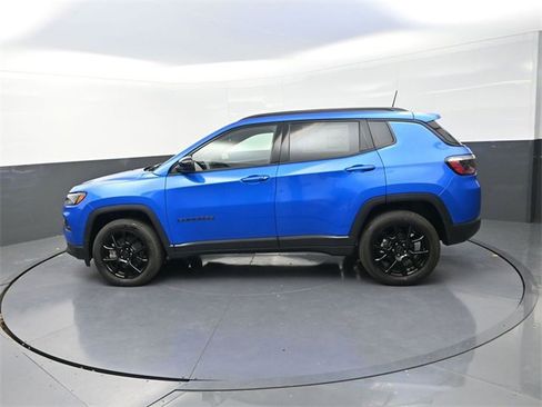 New 2026 Jeep Compass Latitude image 4