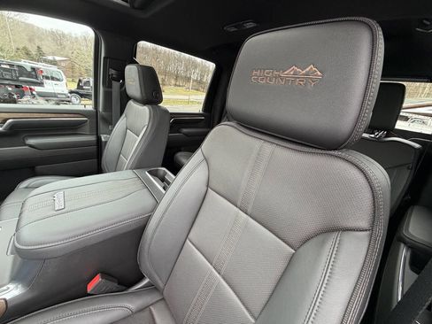 Used 2024 Chevrolet Silverado 3500 High Country w/ High Country Premium Package image 40