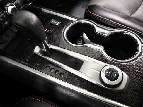 Used 2020 Nissan Pathfinder SL image 29