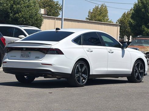 Used 2025 Honda Accord Sport image 4