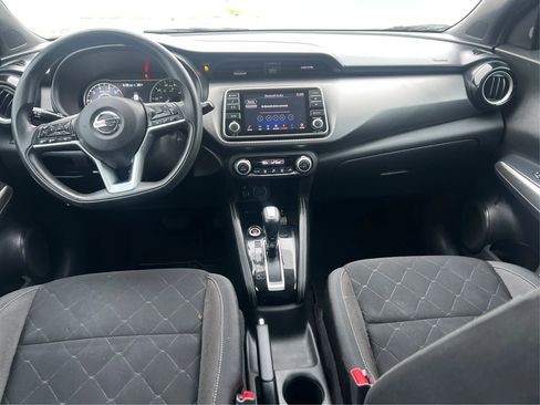 Used 2019 Nissan Kicks SV FWD image 11