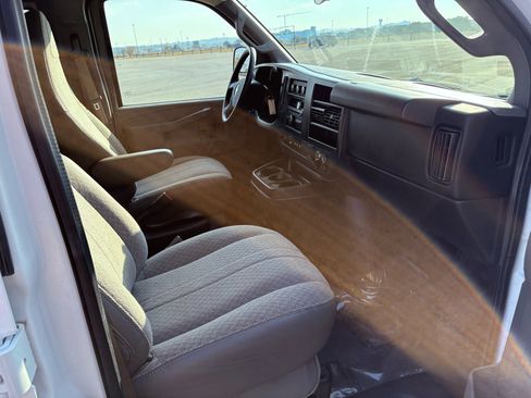 Used 2016 Chevrolet Express 3500 LT w/ LT Preferred Equipment Group image 22