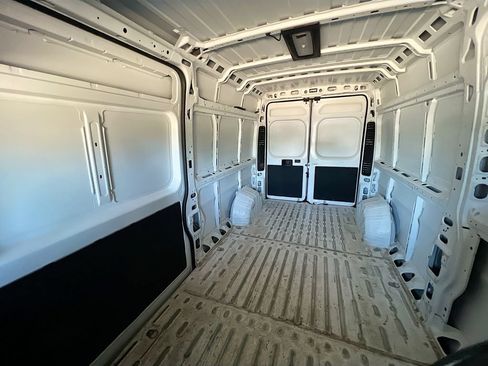 Used 2024 RAM ProMaster 2500 w/ Convenience Group FWD image 21