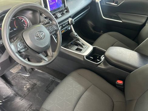 Used 2025 Toyota RAV4 XLE image 11