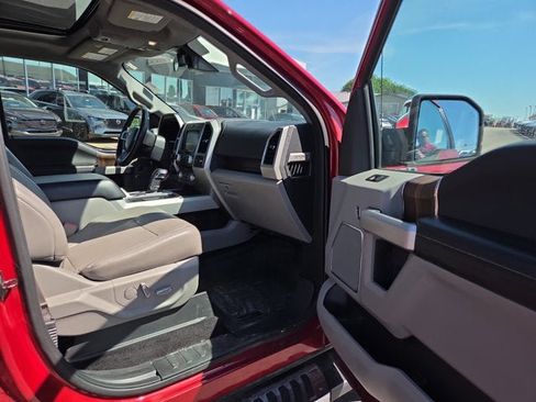 Used 2017 Ford F150 Lariat w/ Equipment Group 502A Luxury AWD/4WD image 14